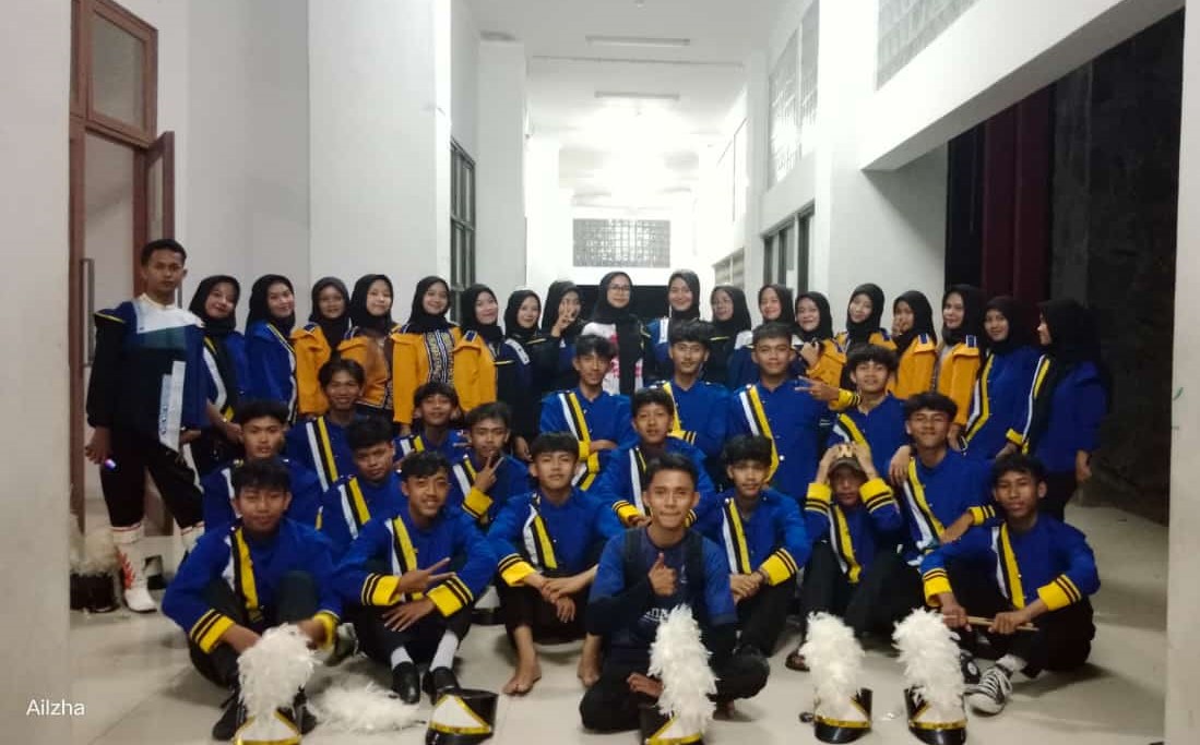 Marchingband>
                        <div class=